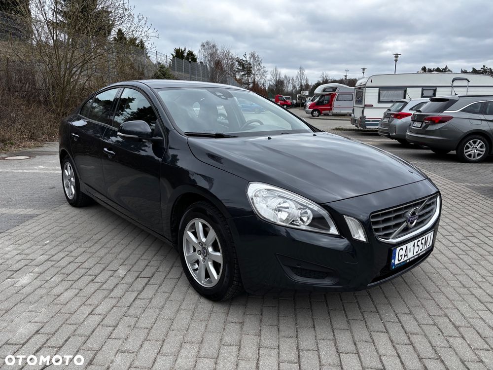 Volvo S60 T3 Kinetic - 1