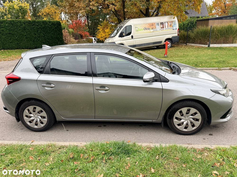 Toyota Auris 2017 photo 4