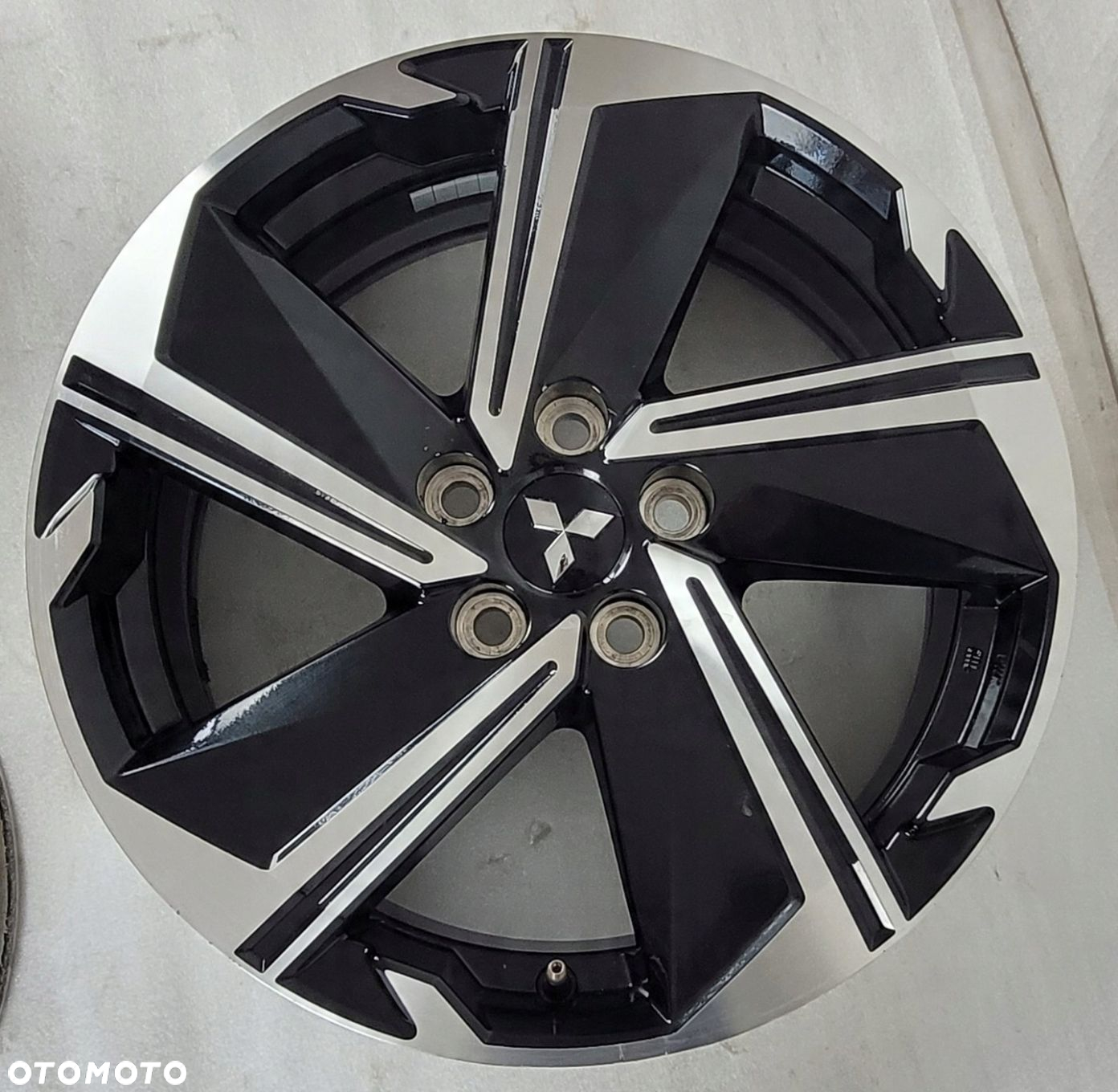 FELGI MITSUBISHI OUTLANDER ASX ECLIPSE CROSS 7x18 18 ET38 5x114,3 - 5