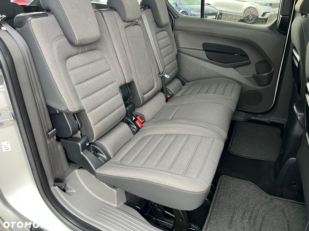 Ford Tourneo Connect Grand - 33