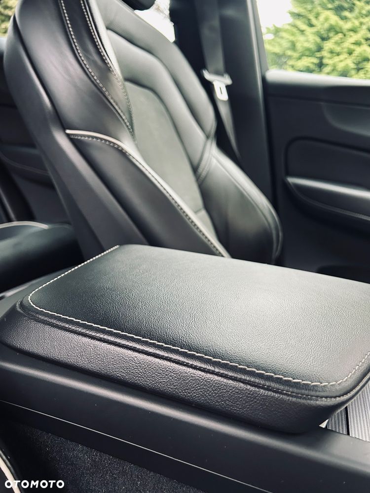 Volvo XC 60 D4 R-Design - 21