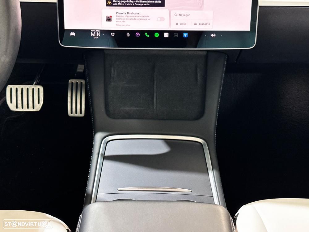 Tesla Model 3 Performance Dual Motor AWD - 24