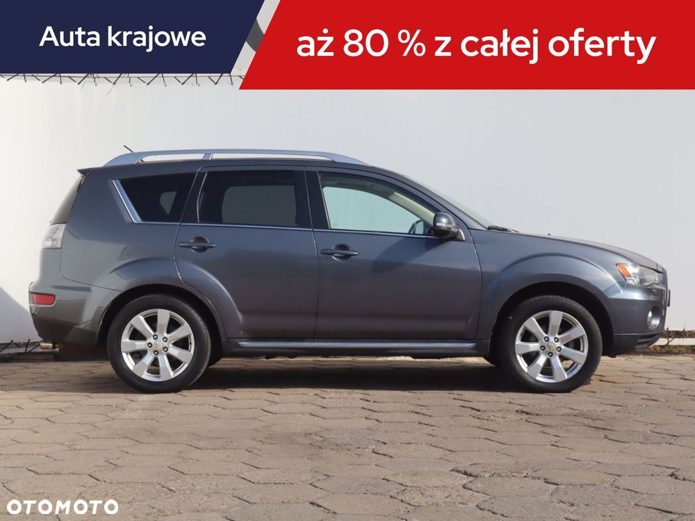 Mitsubishi Outlander - 8