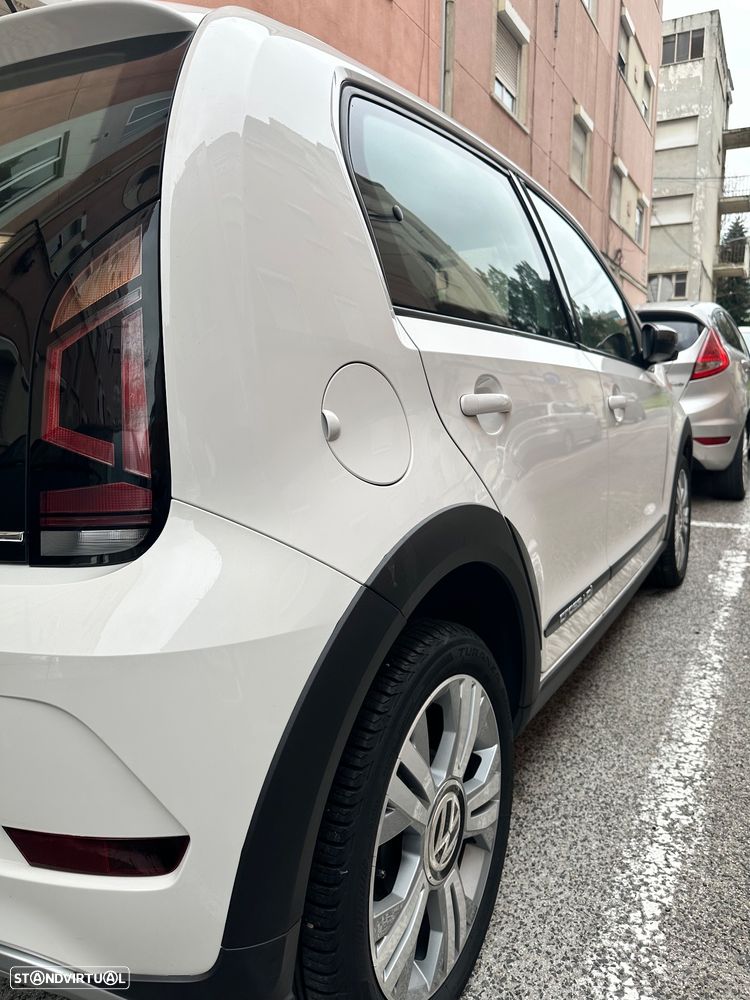 VW Cross Up! 1.0 - 11