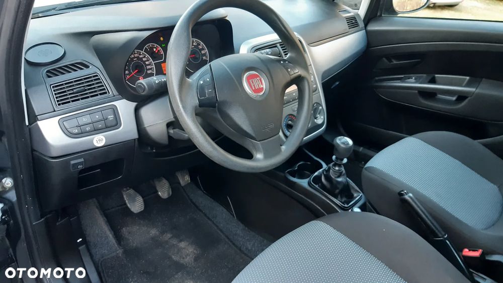 Fiat Punto 1.2 Young - 11