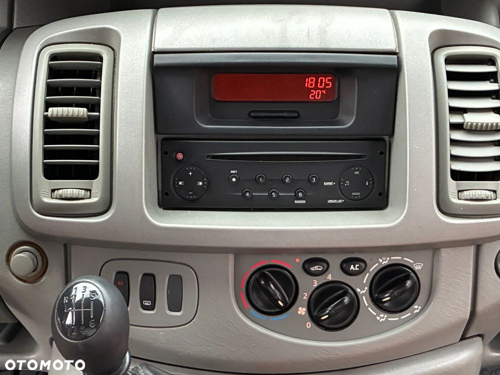 Renault Trafic - 13
