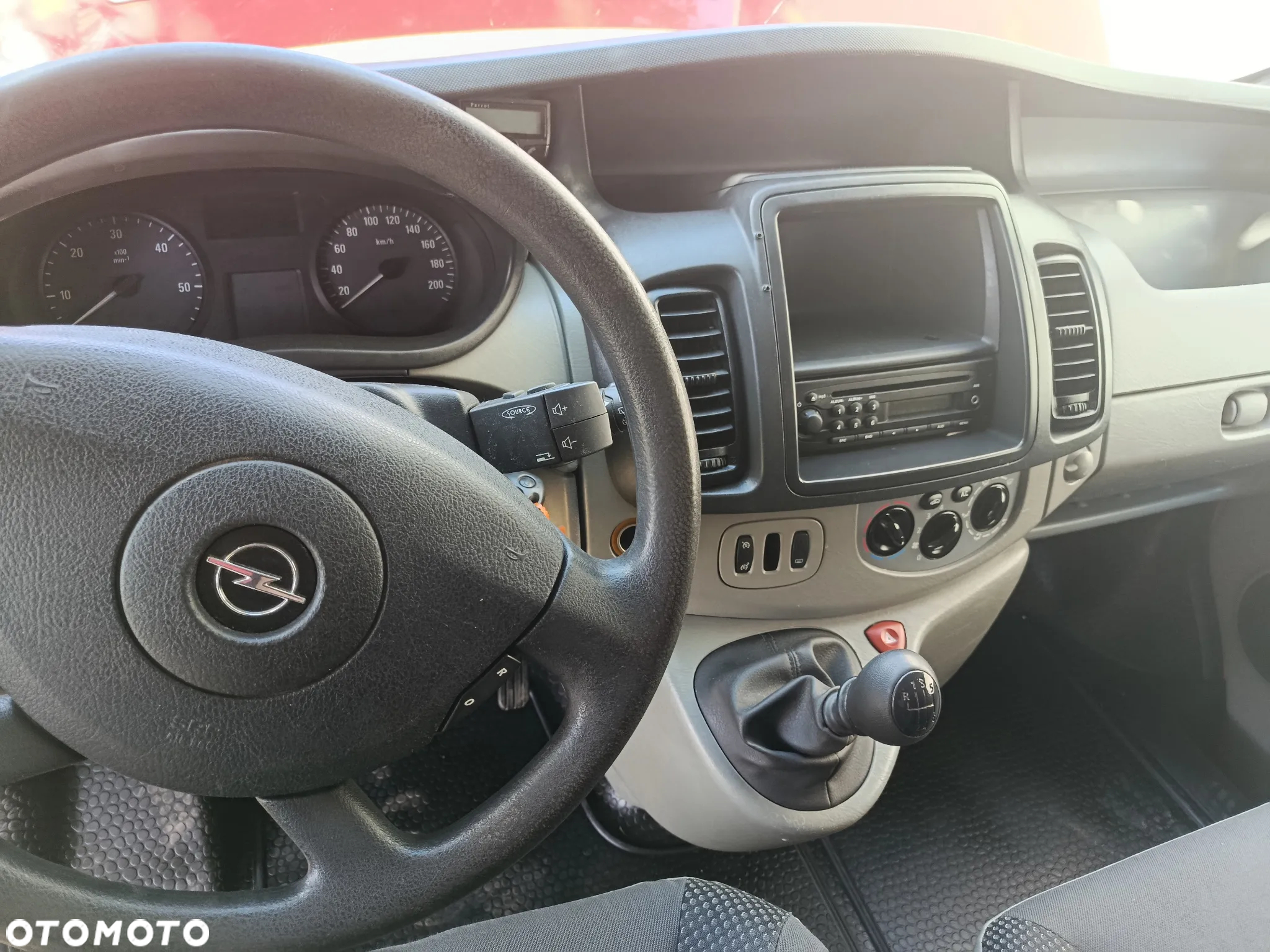 Opel Vivaro - 11