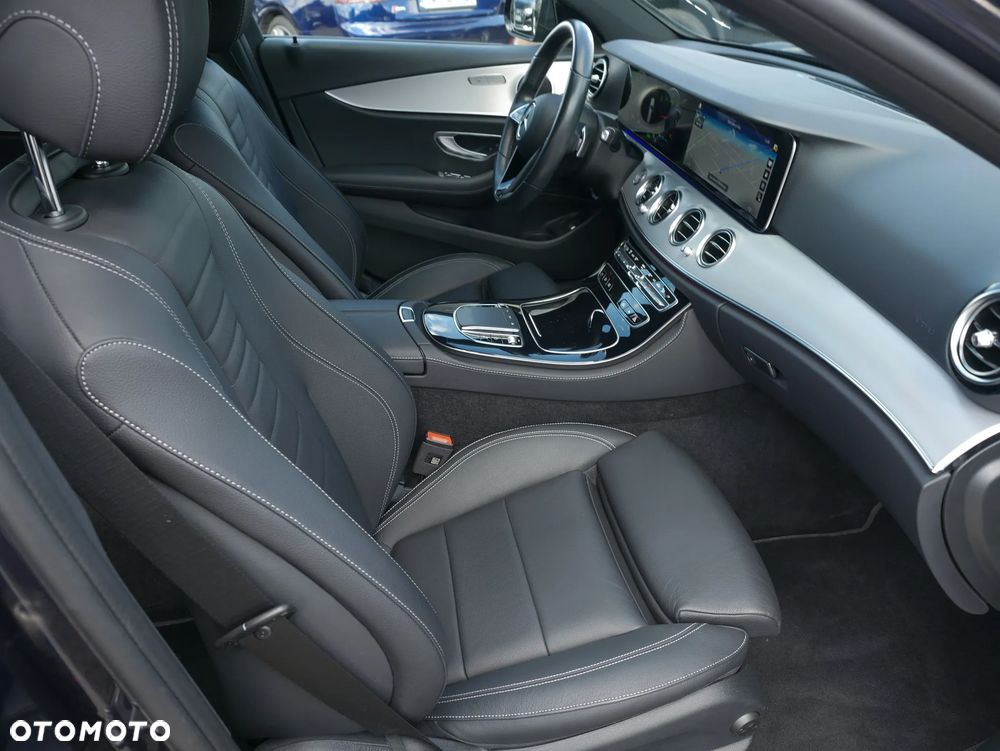 Mercedes-Benz Klasa E 220 d 9G-TRONIC Night Edition - 17