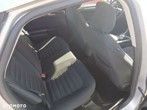 Ford Fusion - 12