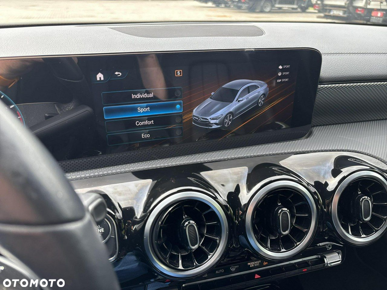 Mercedes-Benz CLA - 26
