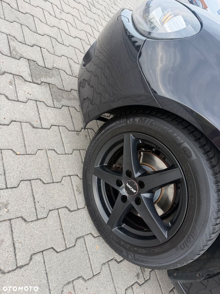 Volkswagen Golf 1.6 TDI DPF Style - 21