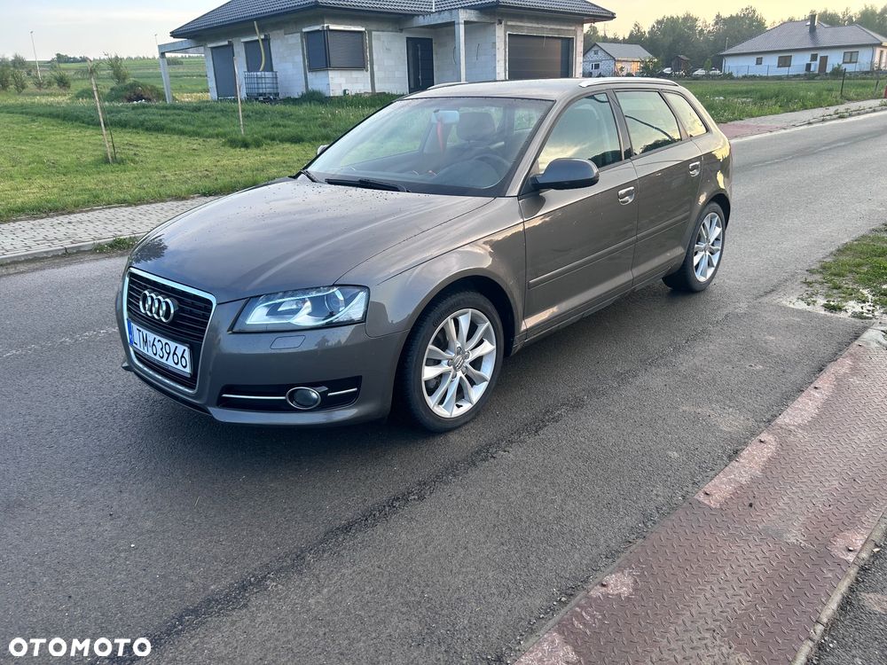 Audi A3 Sportback - 1