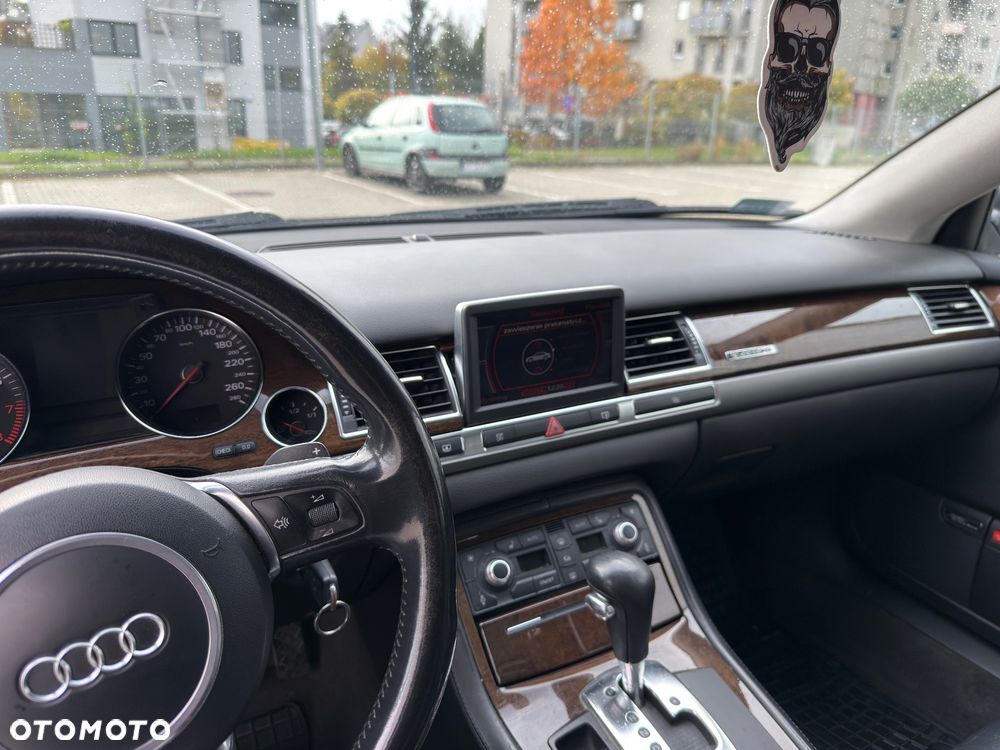 Audi A8 4.2 Quattro - 17