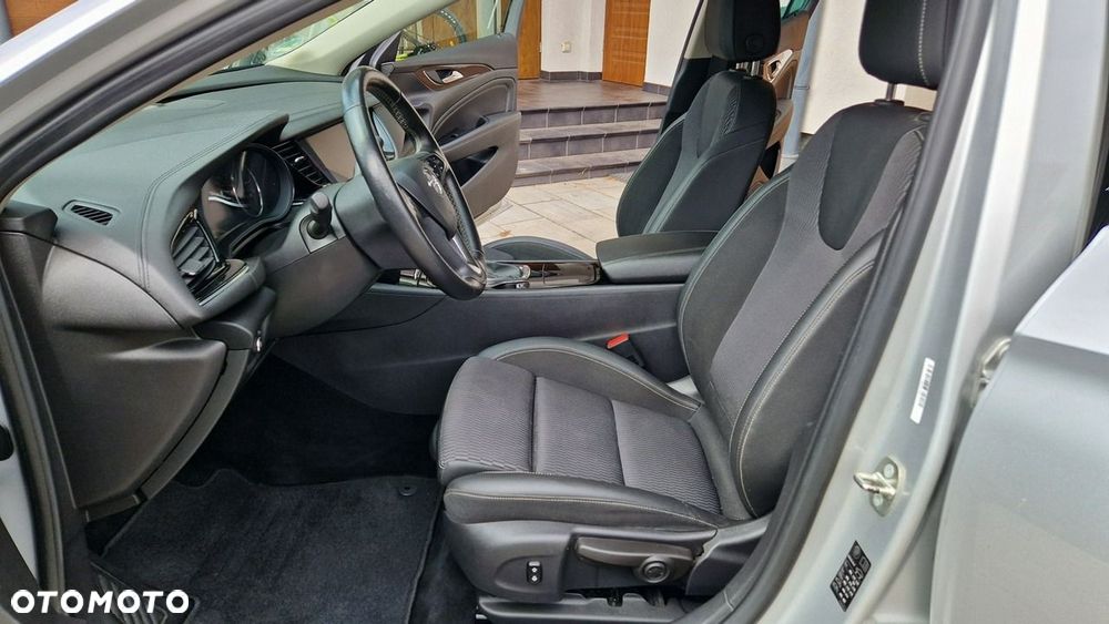 Opel Insignia - 17