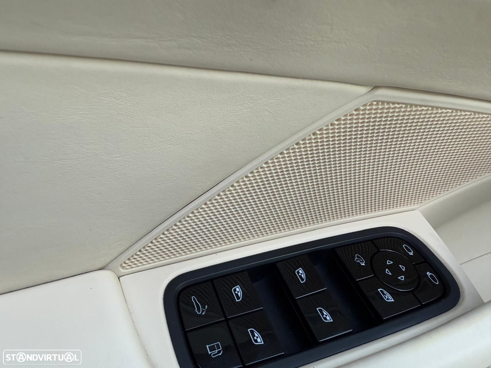 Porsche Panamera 4 E-Hybrid - 41