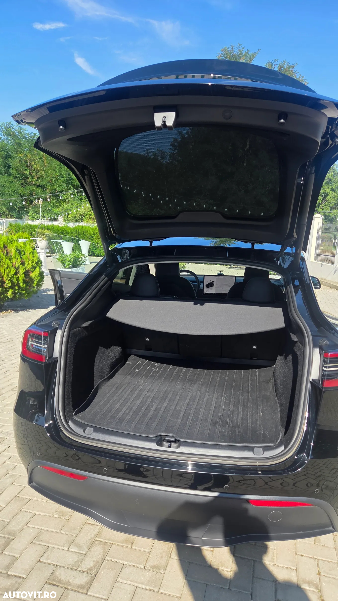 Tesla Model Y Long Range Dual Motor AWD - 6