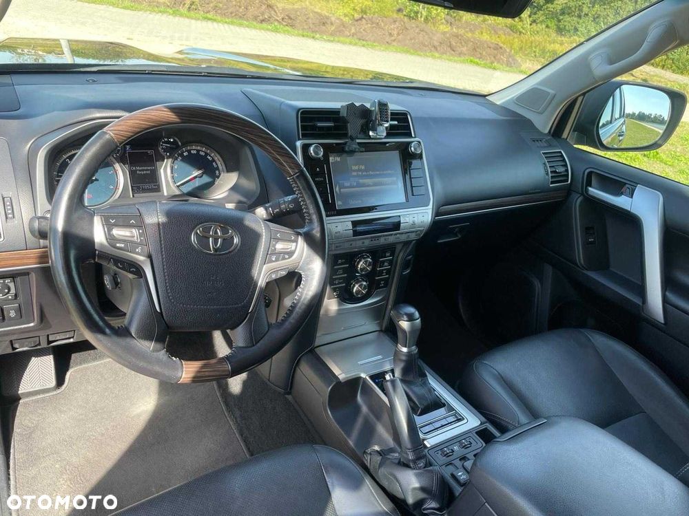 Toyota Land Cruiser - 7