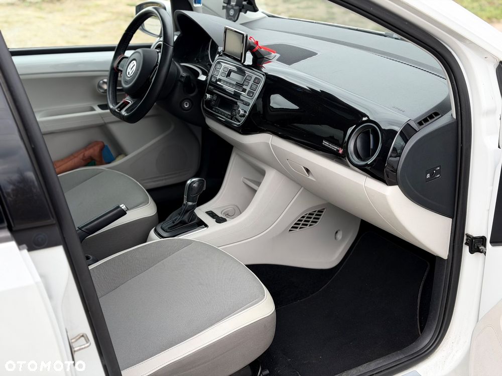 Volkswagen up! e-up - 13