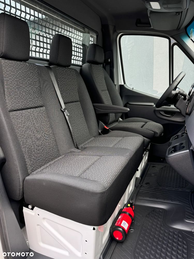 Mercedes-Benz Sprinter - 21