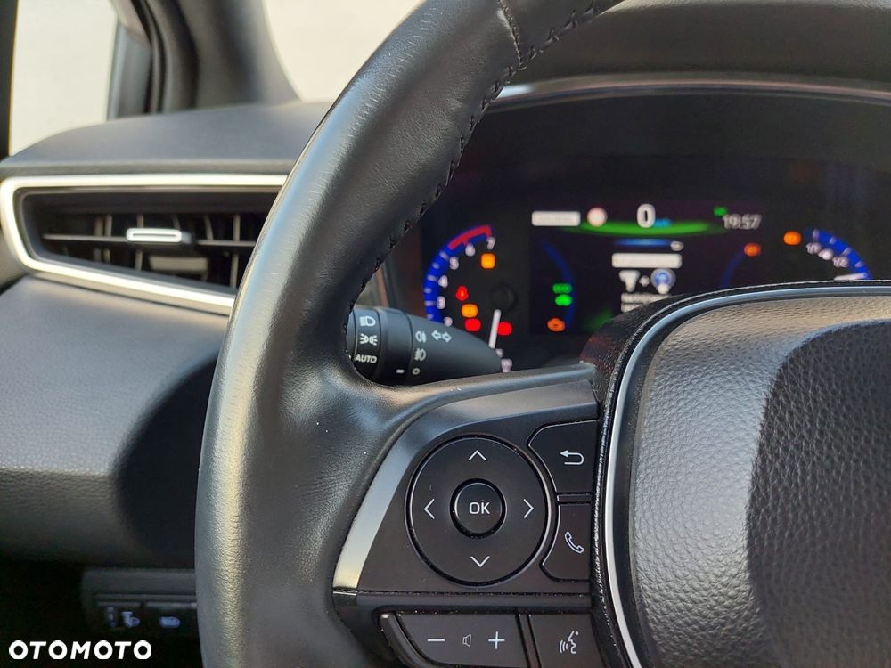 Toyota Corolla ver-1-8-hybrid-comfort - 34