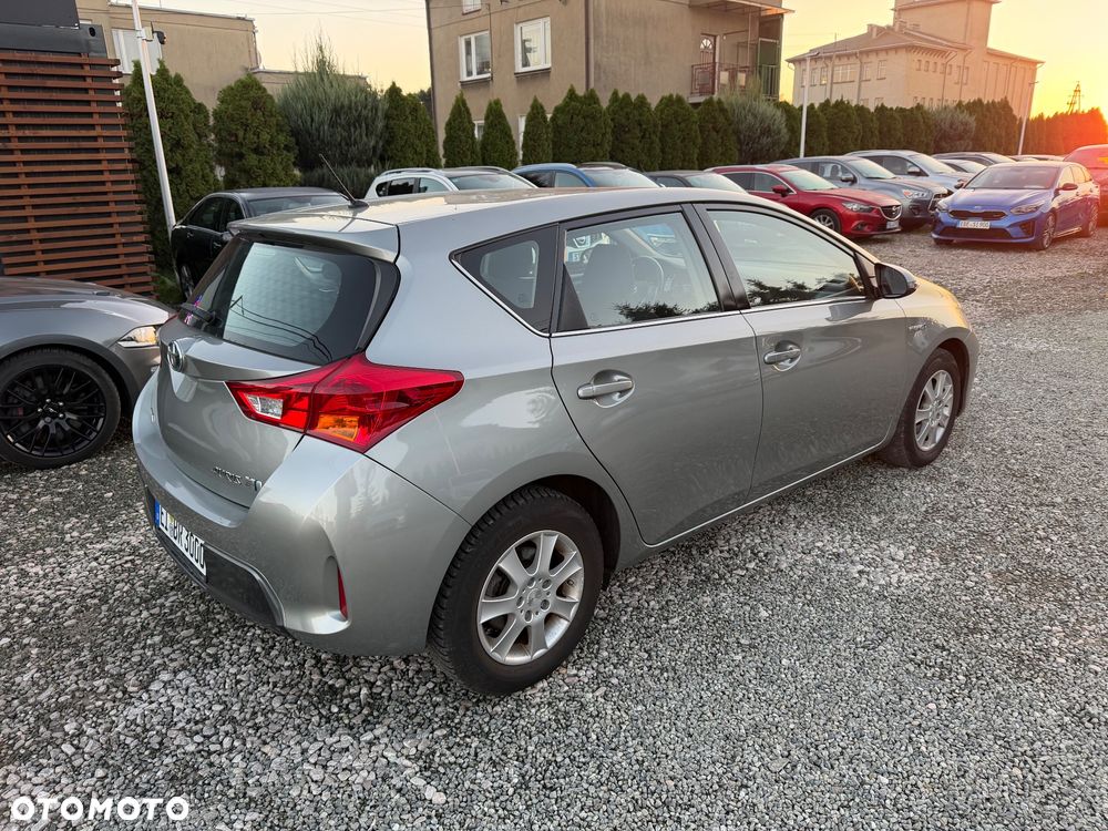 Toyota Auris 1.8 HSD Luna - 21