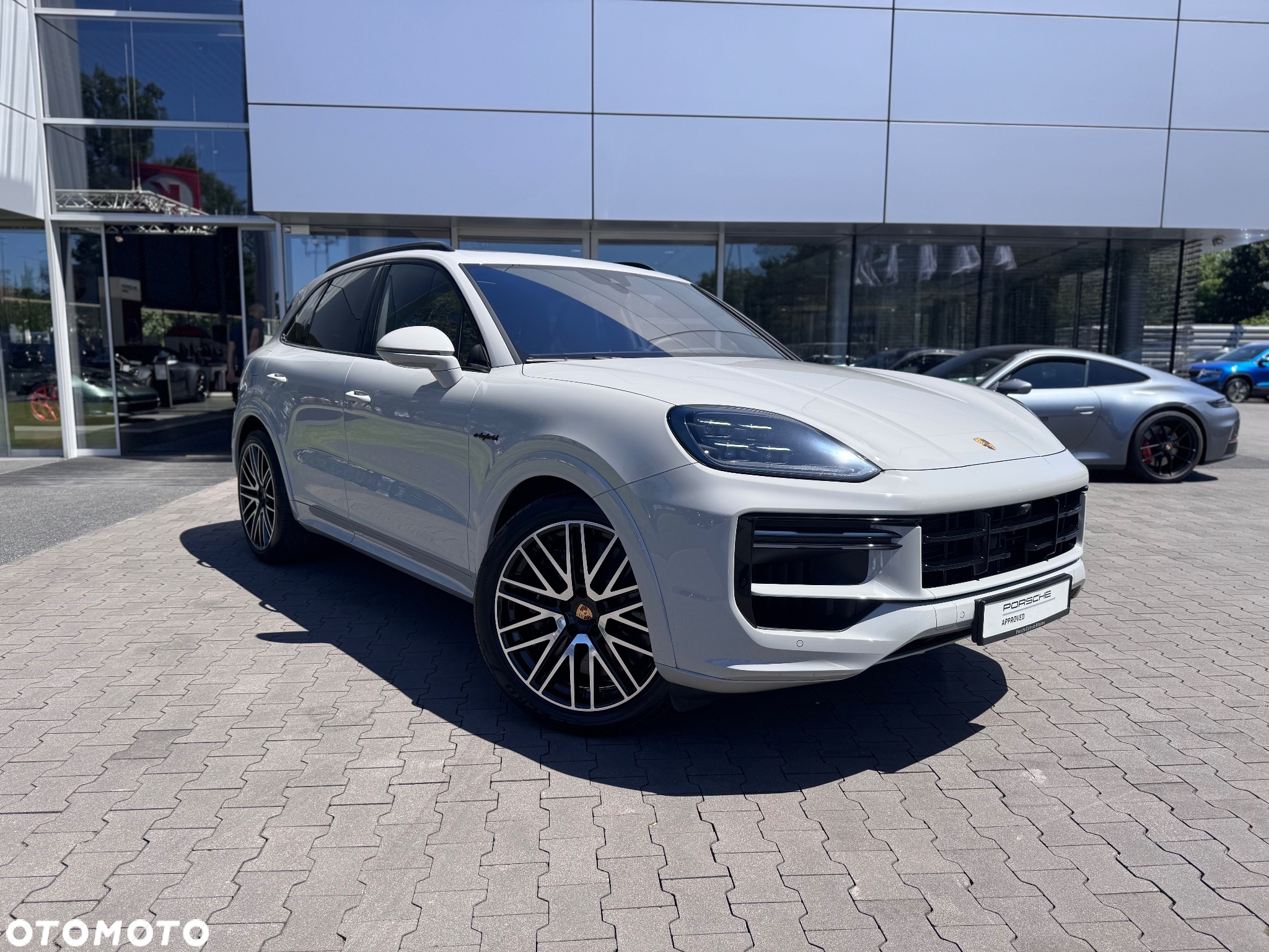 Porsche Cayenne Turbo E-Hybrid PHEV - 2