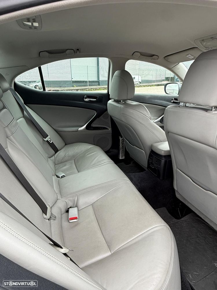 Lexus IS 220 220d DPNR - 6