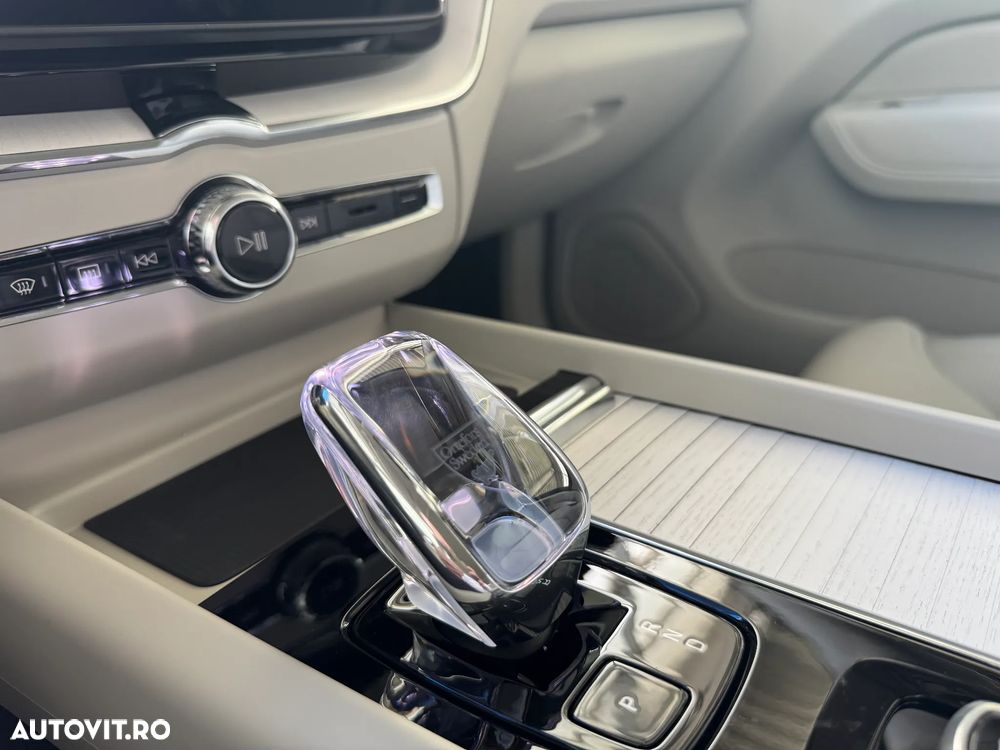 Volvo XC 60 T6 AWD Plus Dark - 17