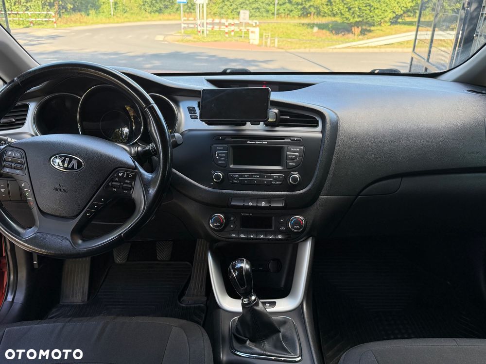 Kia Ceed - 8