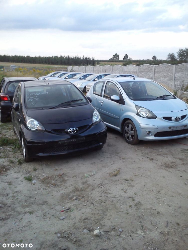 Toyota Aygo I osłona pod zderzak dolna płyta - 12