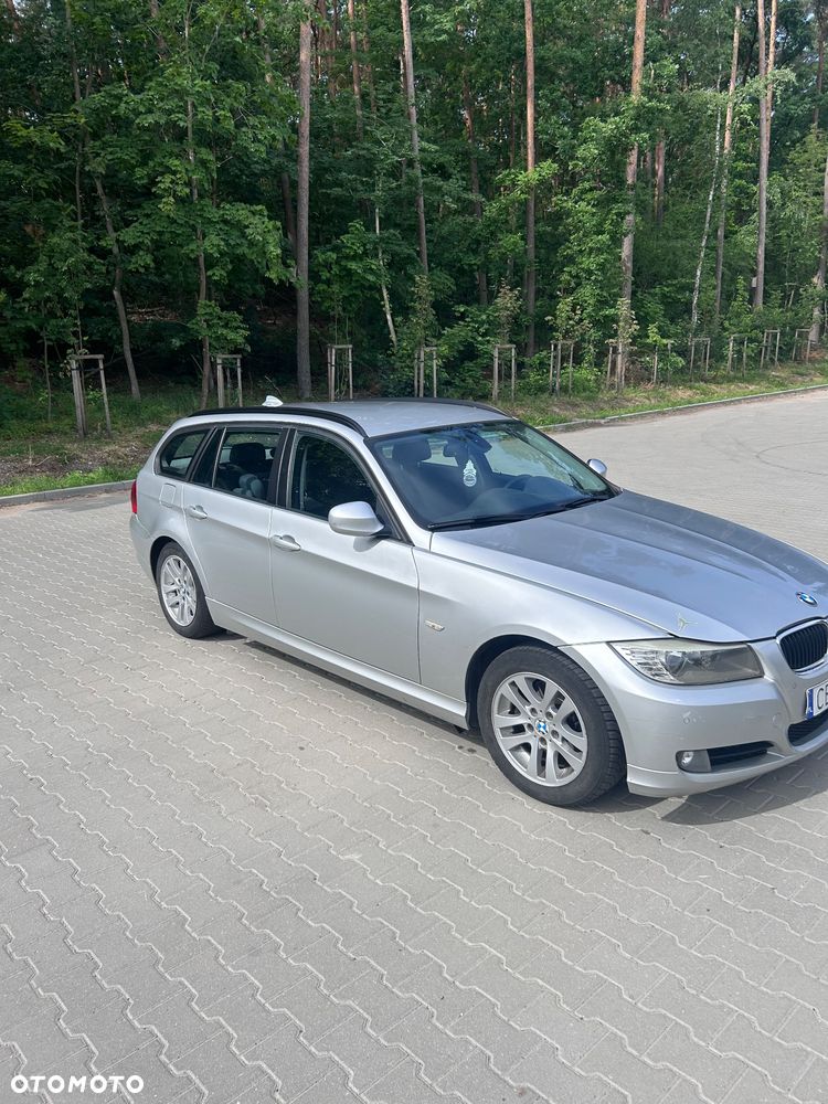 BMW Seria 3 318d DPF - 3