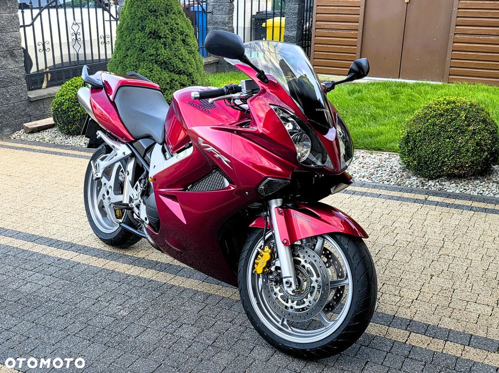 Honda VFR - 4