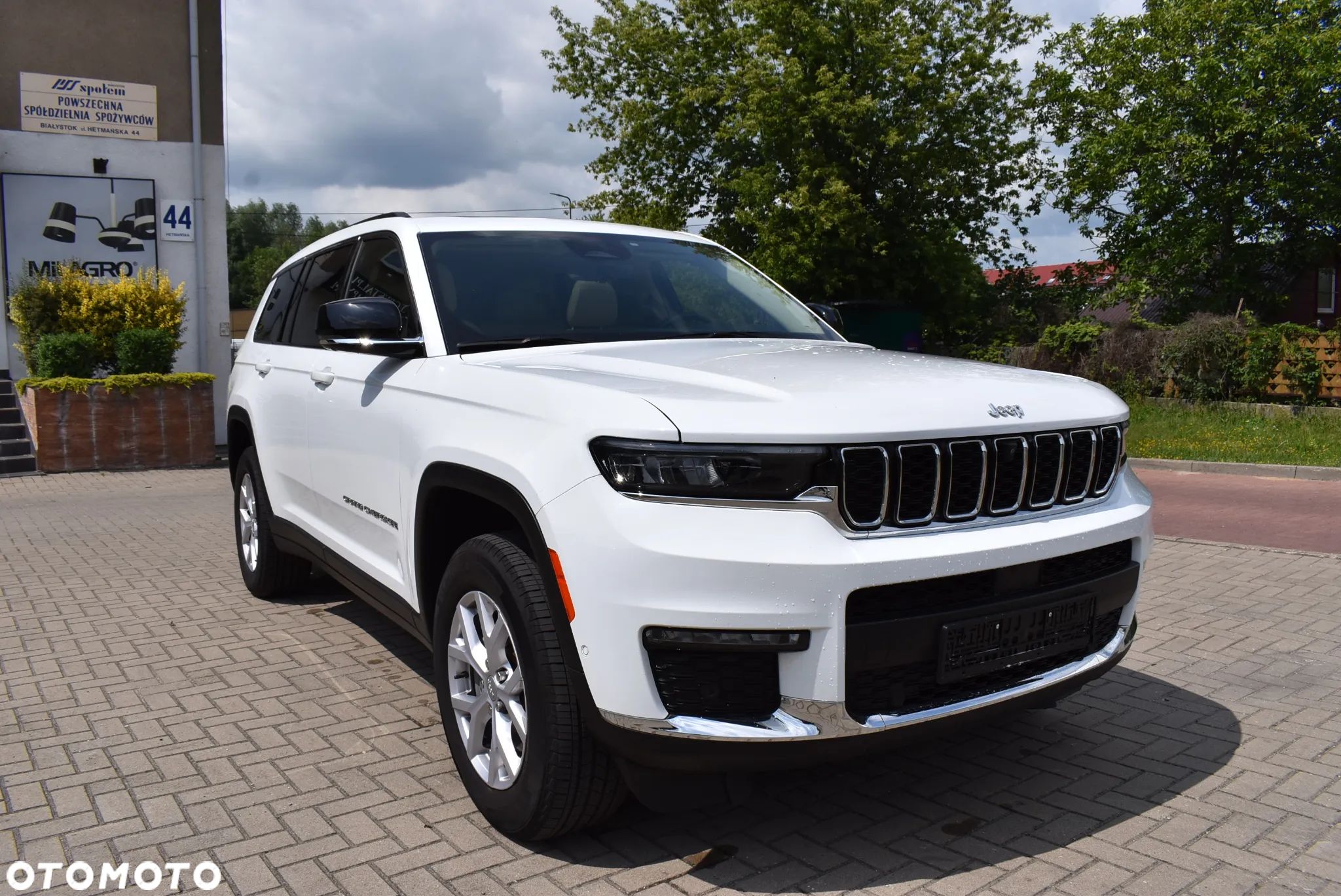 Jeep Grand Cherokee - 1