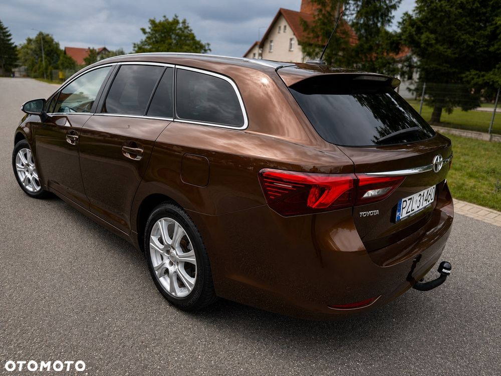 Toyota Avensis 2.0 D-4D Premium - 7