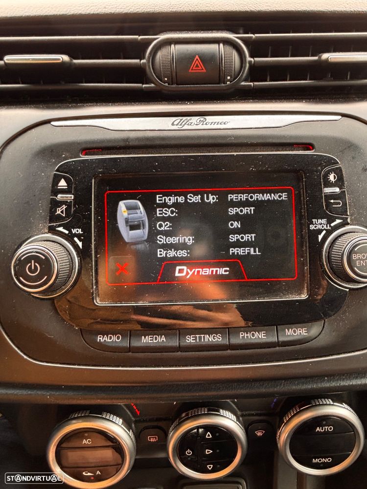 Alfa Romeo Giulietta 1.6 JTDM Exclusive - 16