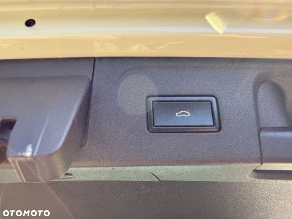 Volkswagen Passat - 16