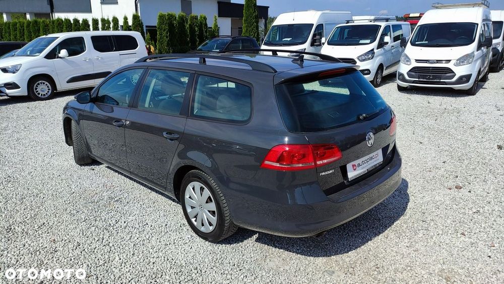 Volkswagen Passat - 13
