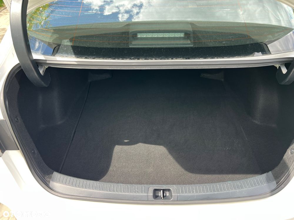 Toyota Corolla 1.8 Hybrid GPF Comfort - 26