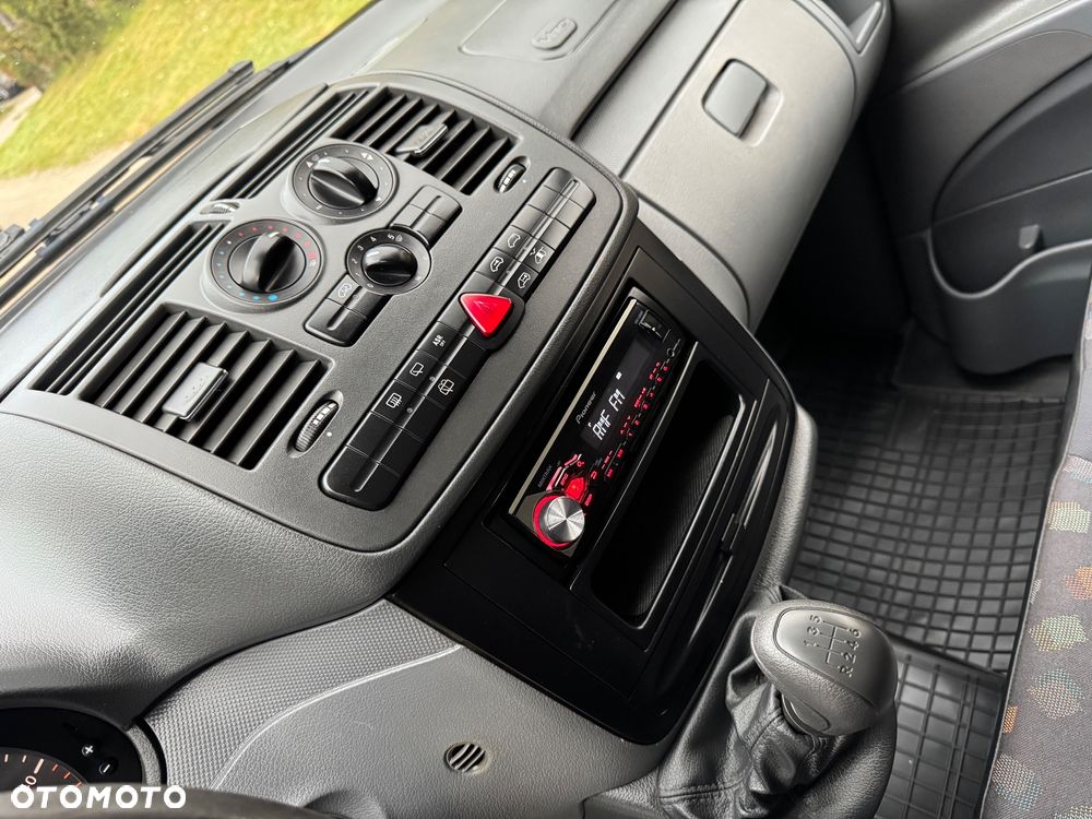 Mercedes-Benz Vito - 28