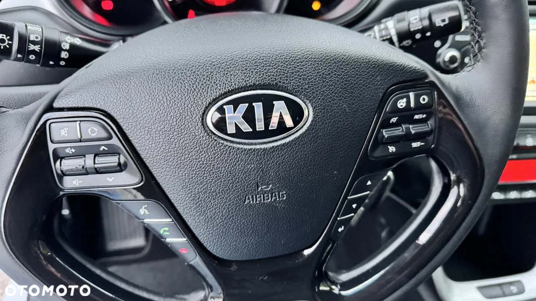 Kia Ceed 1.4 CVVT SW Dream-Team Edition - 22