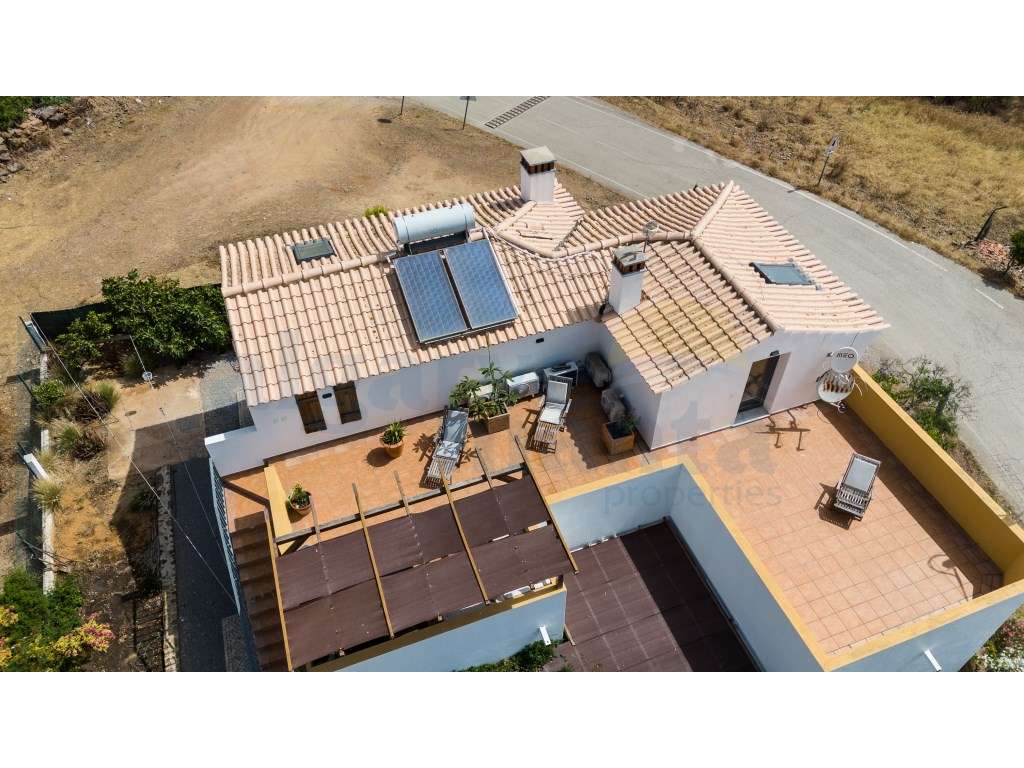 Moradia T3+1 Independente com Vista Mar - Corte António Martins - Grande imagem: 2/33