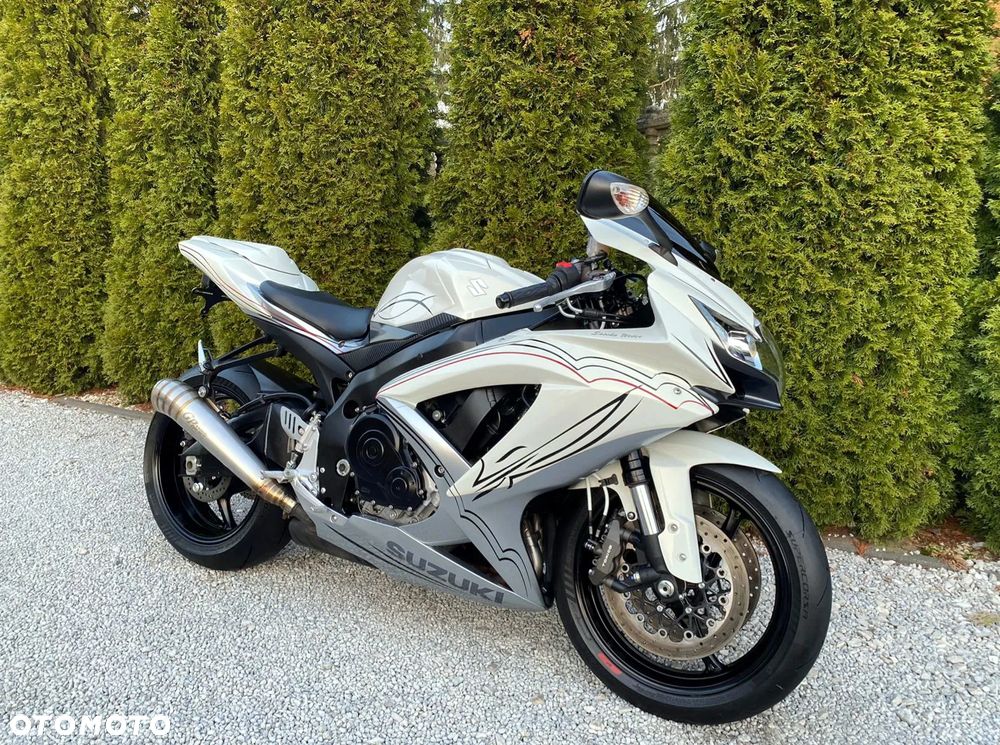 Suzuki GSX-R - 30