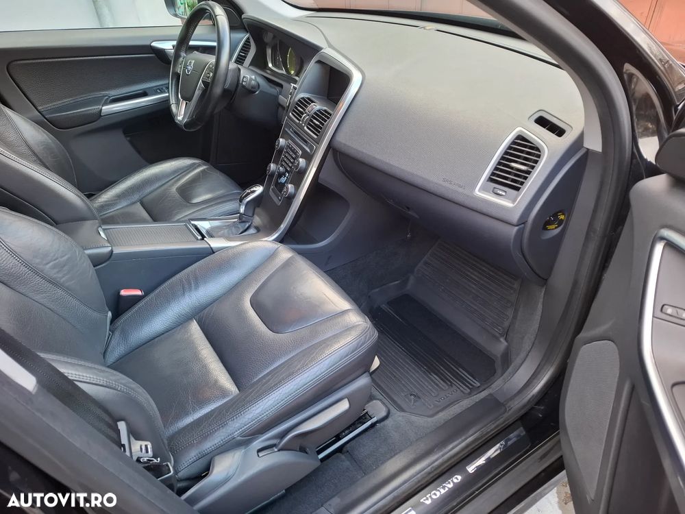 Volvo XC 60 D5 AWD Summum - 3