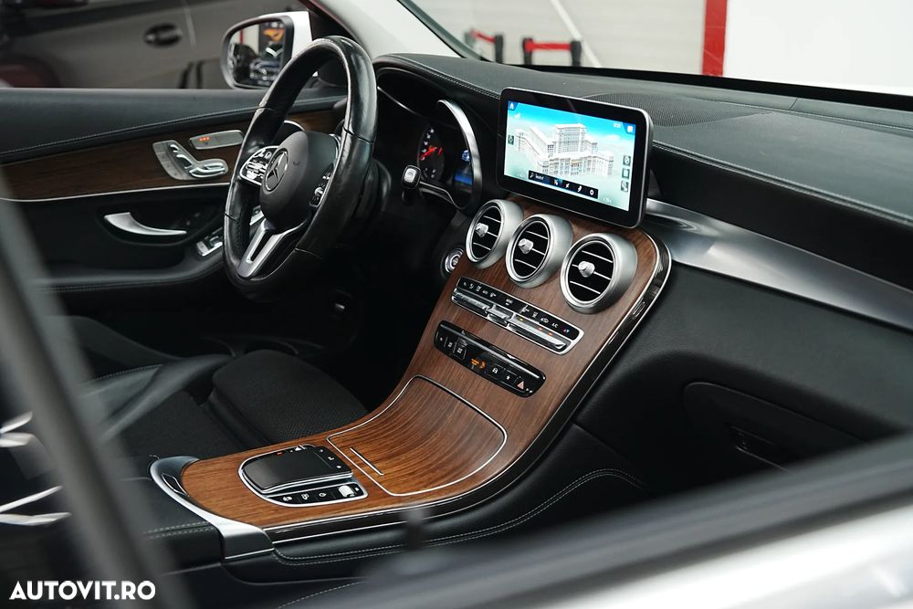 Mercedes-Benz GLC 300 e 4Matic 9G-TRONIC - 11