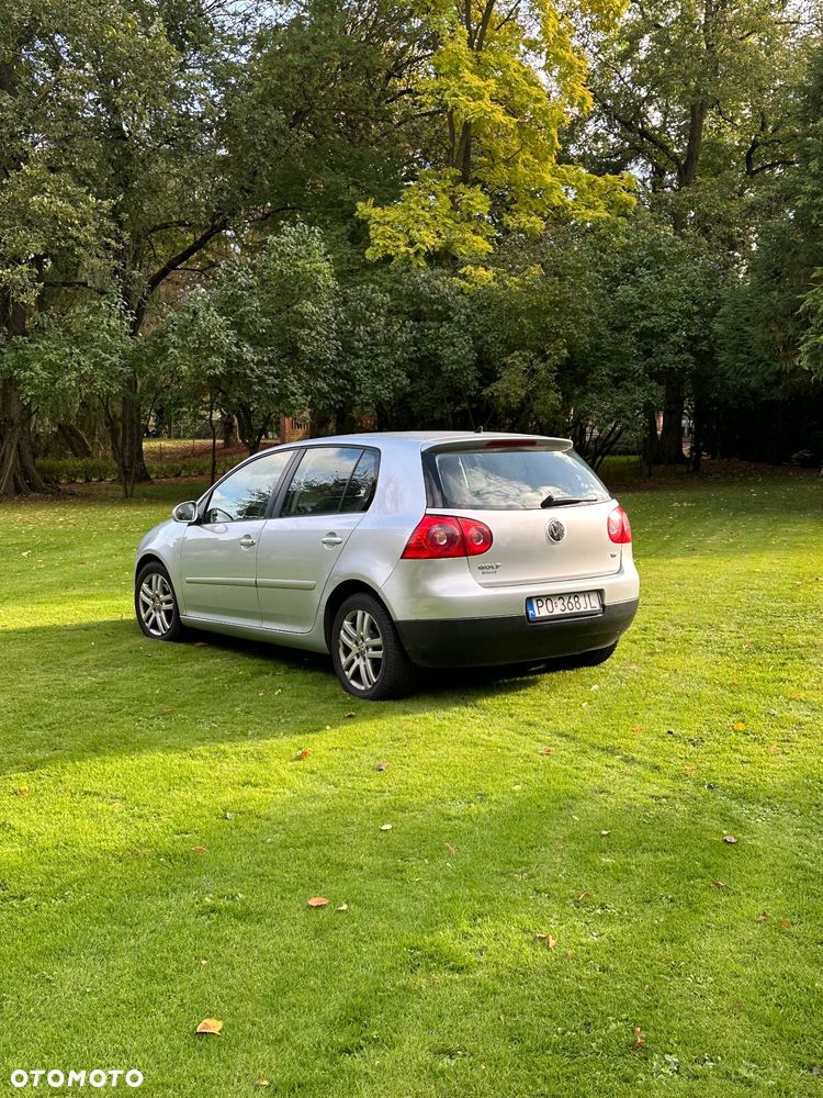 Volkswagen Golf V 1.6 Comfortline - 7