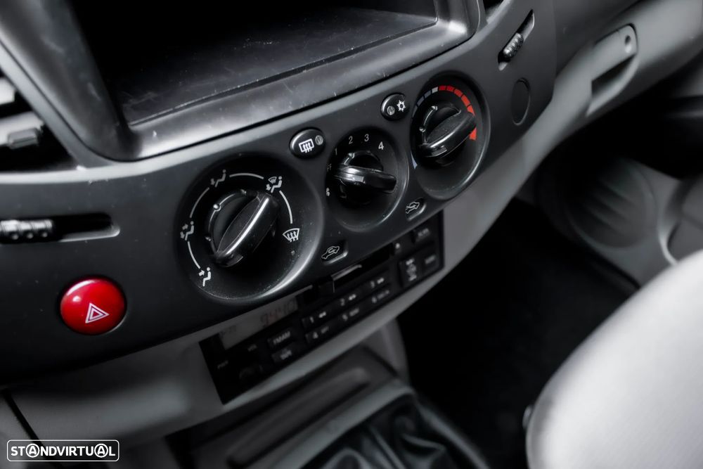 Mitsubishi L200 2.5 DI-D CD Intense 4WD - 21