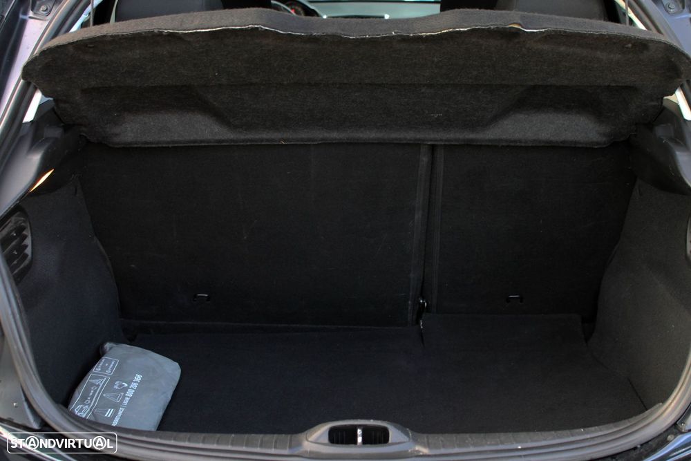 Peugeot 208 1.2 PureTech Signature - 25