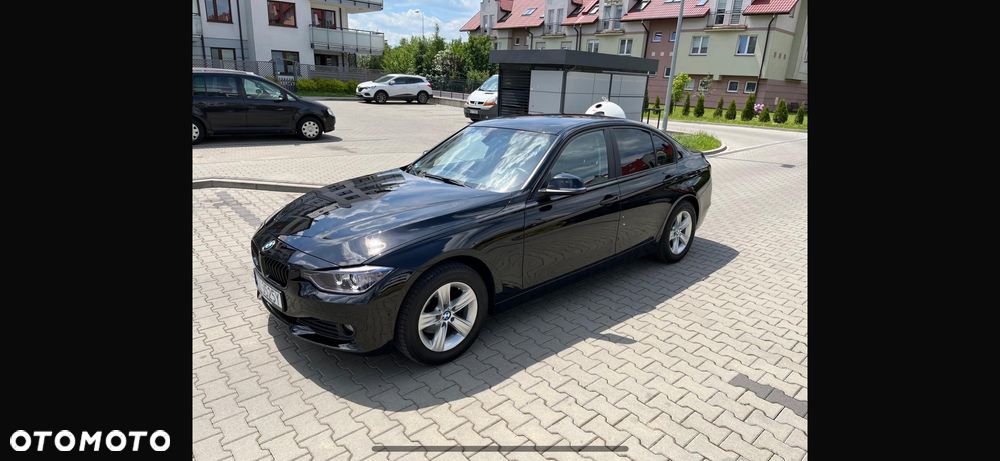 BMW Seria 3 318d Luxury Line EU6 - 34