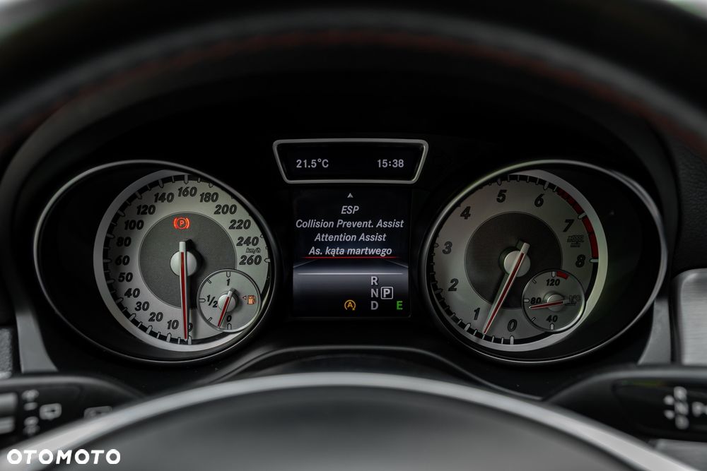 Mercedes-Benz CLA 250 4Matic 7G-DCT AMG Line - 33