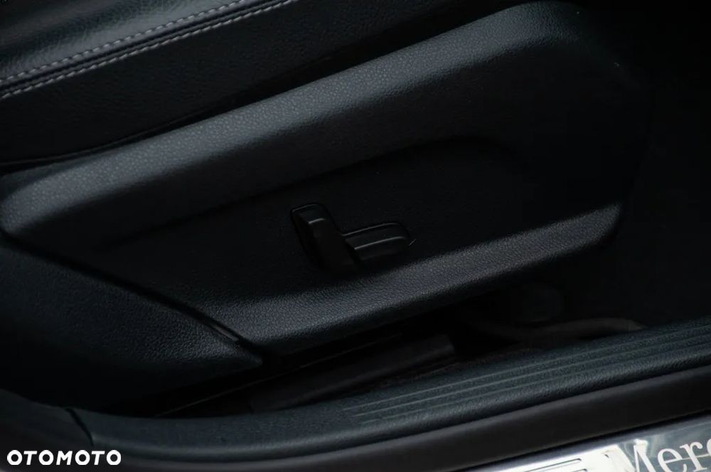 Mercedes-Benz Klasa C 200 7G-TRONIC AMG Line - 18